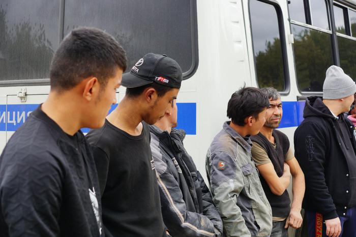 Срок временного пребывания иностранцев в России без визы сократили вдвое