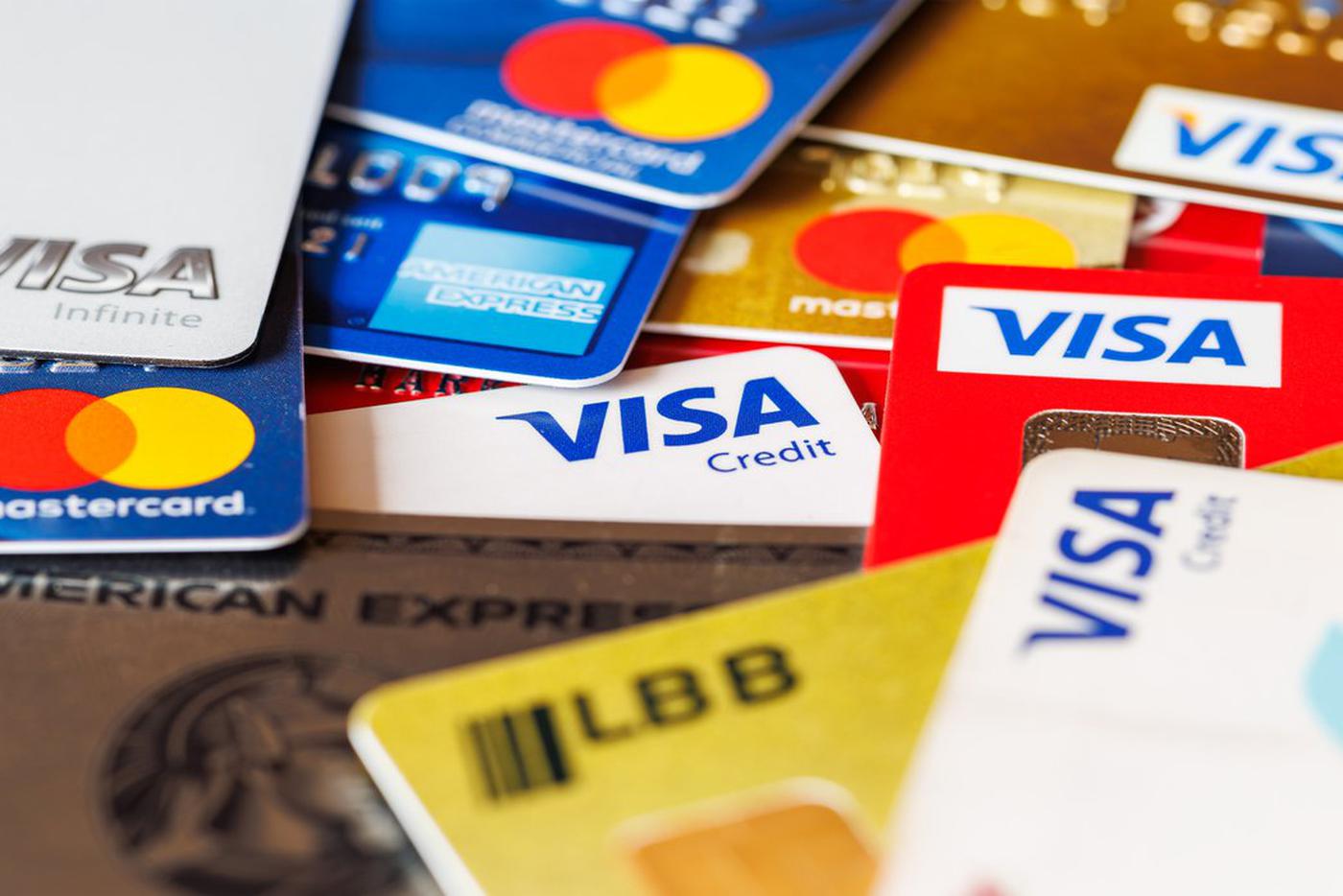 ЦБ: в 2024 году у части карт Visa и Mastercard истекли сертификаты безопасности