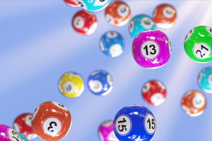 Житель Сахалина выиграл миллиард рублей в лотерею