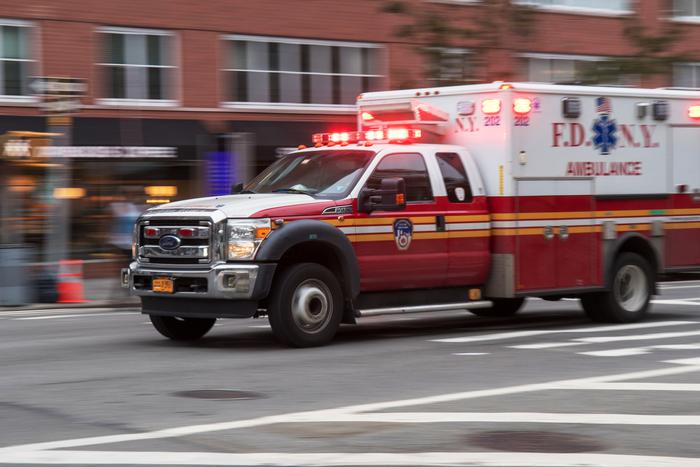 В штате Орегон во время движения грузового поезда рухнул мост