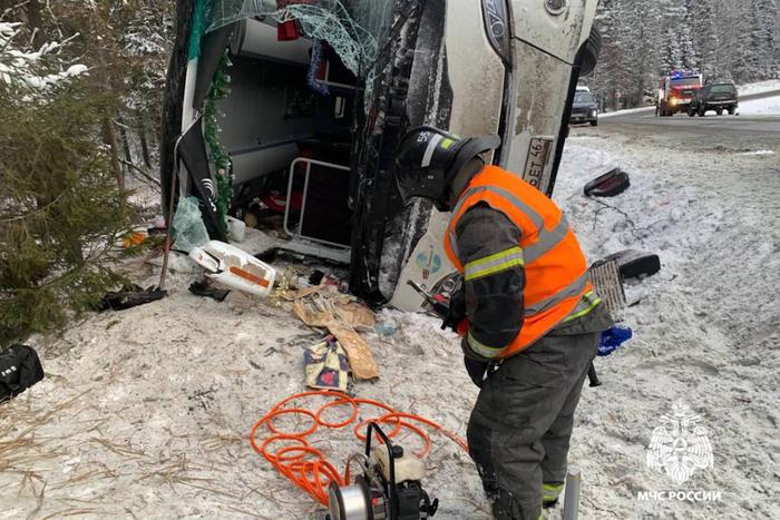 После ДТП с автобусом в Карелии госпитализировали трёх человек