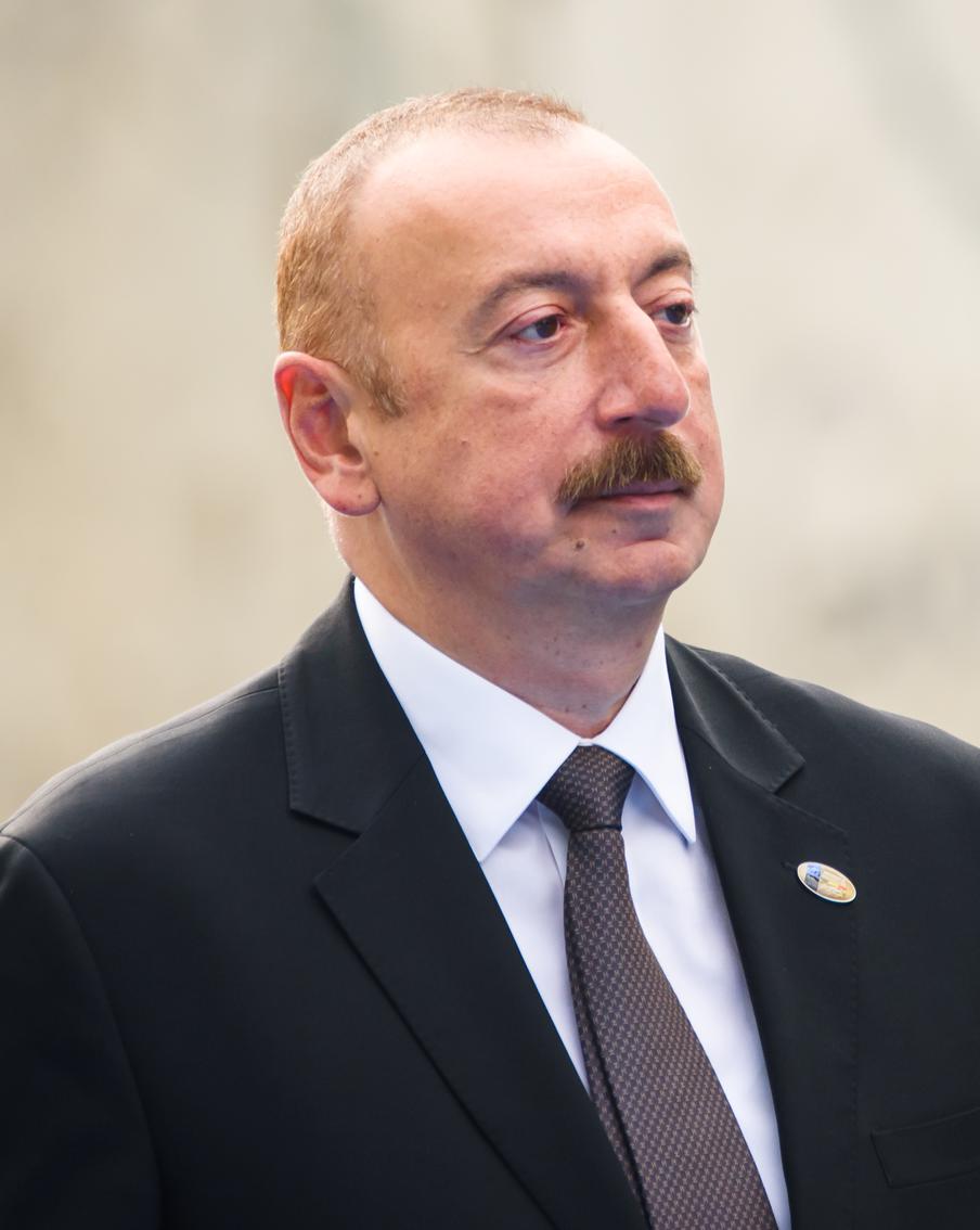 Власти Азербайджана призвали к расследованию катастрофы в Актау и наказания всех виновных в ней