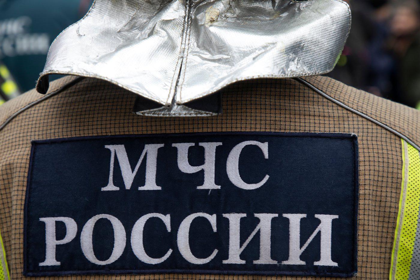 После атаки дрона в саратовском Энгельсе происходит контролируемое выгорание топлива