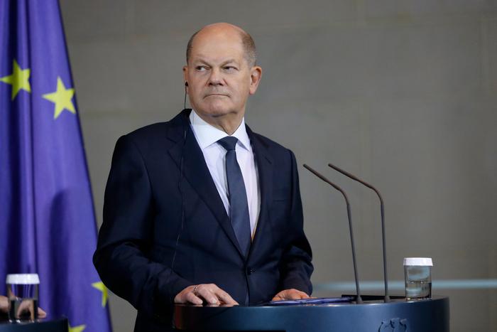 Политики Германии не хотят переизбрания Олафа Шольца на пост канцлера страны