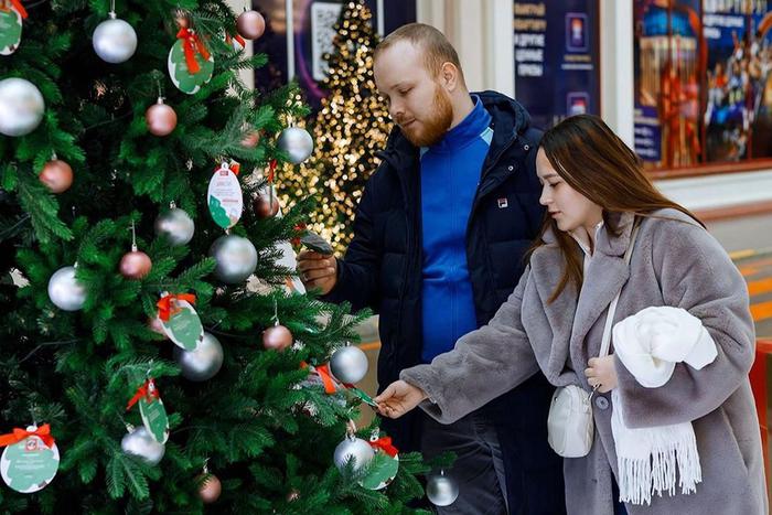 Москвичи подарили чужим детям исполнение желаний на Новый год