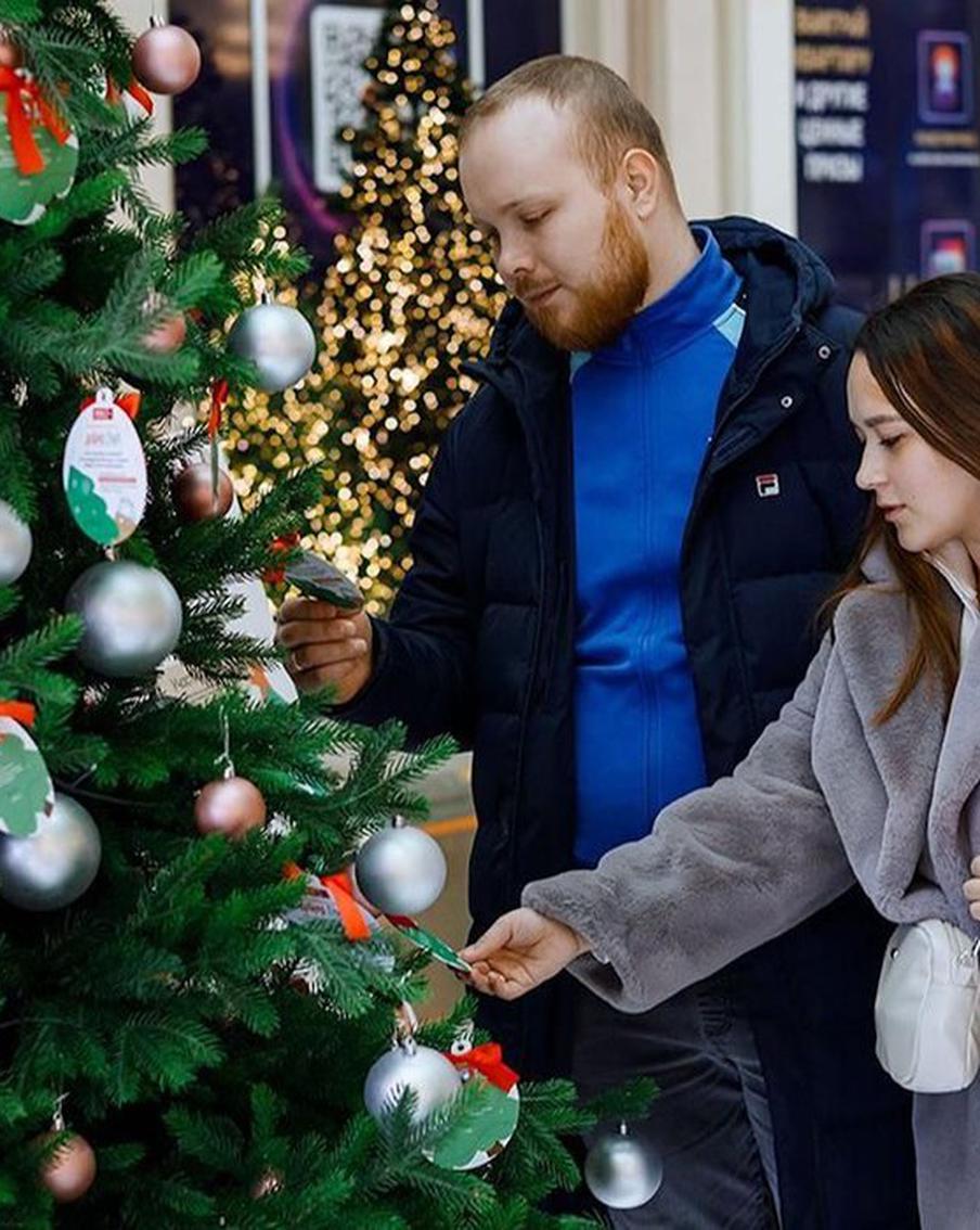 Москвичи подарили чужим детям исполнение желаний на Новый год