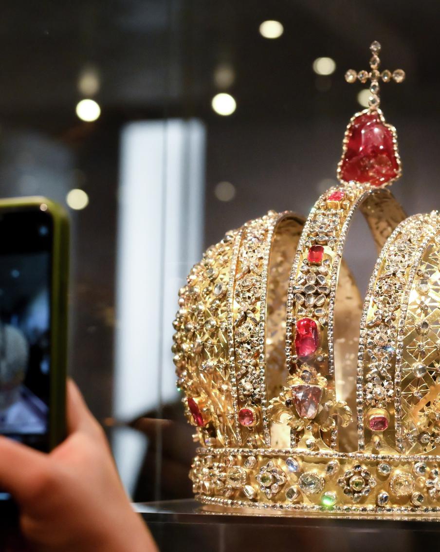 Екатерина II захватила власть при помощи Бриллианта: что сегодня осталось от эпохи дворцовых переворотов