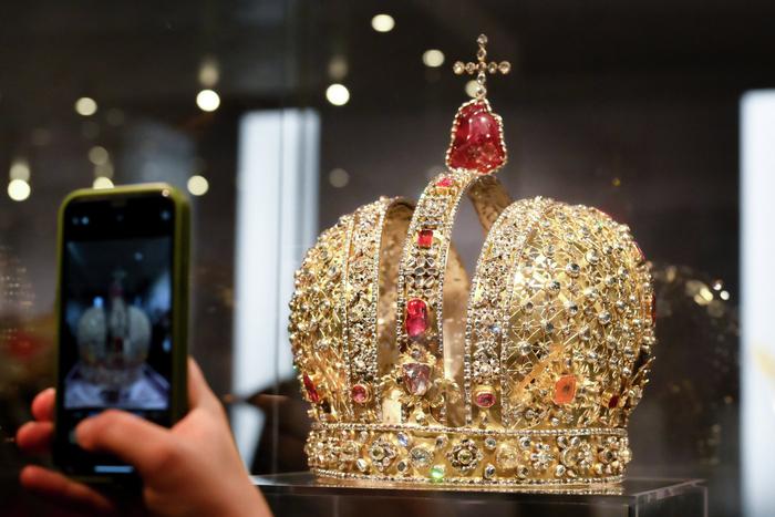 Екатерина II захватила власть при помощи Бриллианта: что сегодня осталось от эпохи дворцовых переворотов