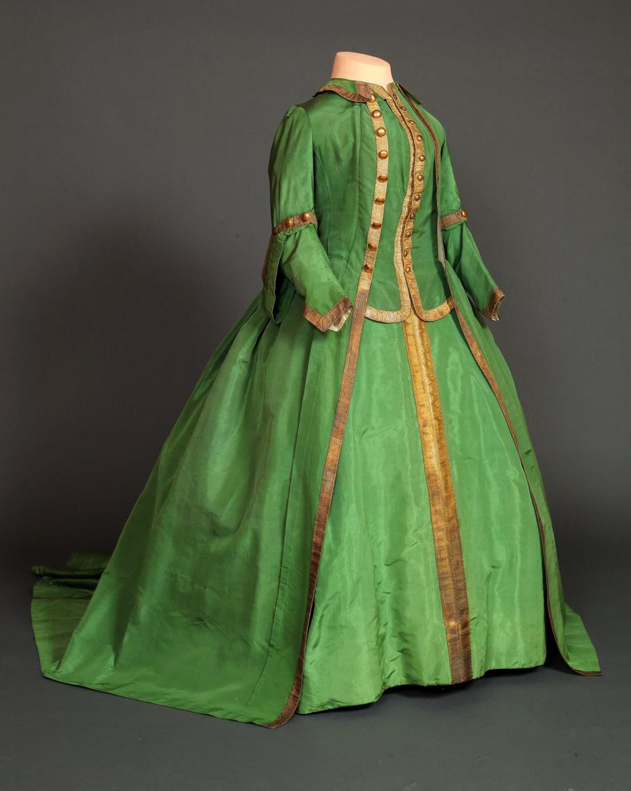 Мундирное платье по форме офицера лейб-гвардии Преображенского полка
Принадлежало императрице Екатерине II. Санкт-Петербург, Придворная мастерская, 1769 год. Государственный музей-заповедник "Павловск"