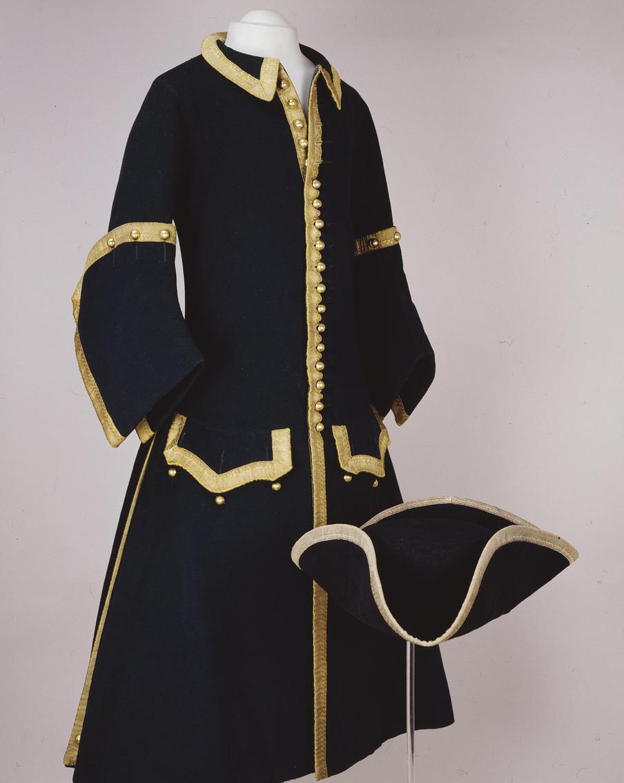 Кафтан и шляпа офицера лейб-гвардии Семеновского полка. Принадлежали императору Петру II. Россия, 1727–1730 гг. Музеи Московского Кремля