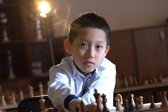 Москвич бьёт рекорды и ставит маты в перерывах между ИЗО и математикой