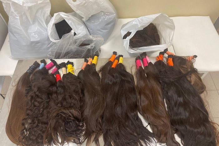 В багаже иностранца нашли кучу женских волос