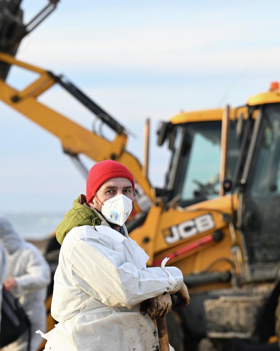 Эксперт рассказал, сколько времени может занять восстановление Чёрного моря после разлива мазута