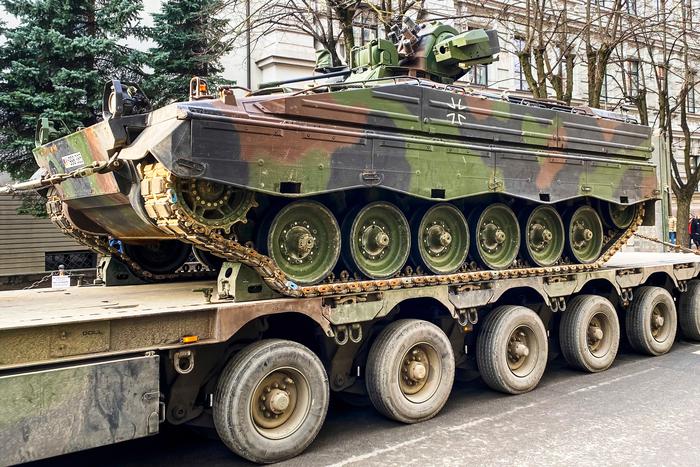 ВСУ перебрасывают в район оккупированной Суджи имеющуюся у Украины западную технику