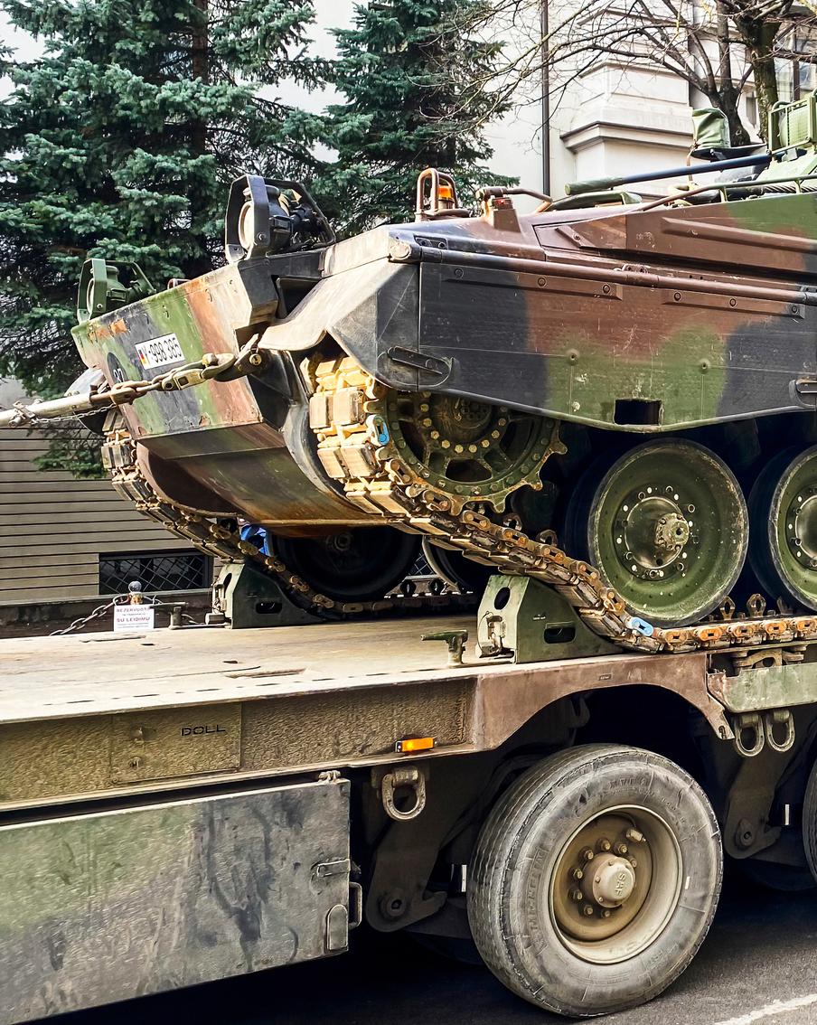 ВСУ перебрасывают в район оккупированной Суджи имеющуюся у Украины западную технику