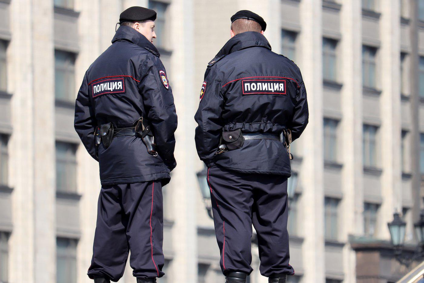 Треш-блогера проверит полиция после того, как он заставлял ребёнка целовать манекен