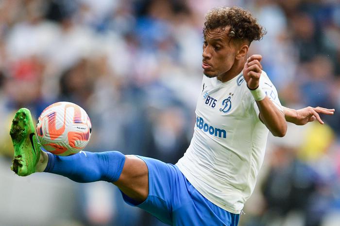 Бразильский клуб "Ботафого" готов похитить игрока "Динамо" и продаёт звезду "Зениту"