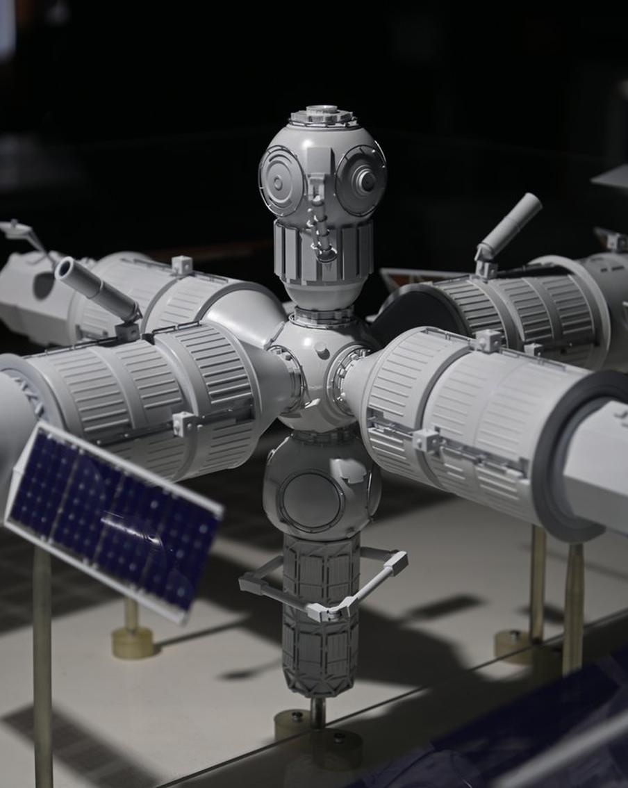 Набор космонавтов для полёта на МКС и РОС общий, заявил Кононенко