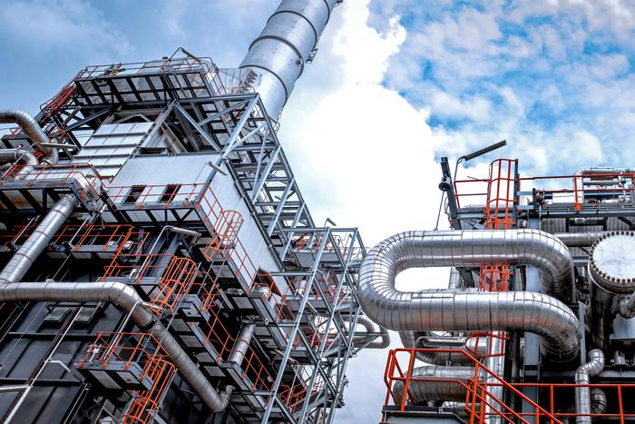 При взрыве нефтебазы в Казахстане пострадали несколько человек