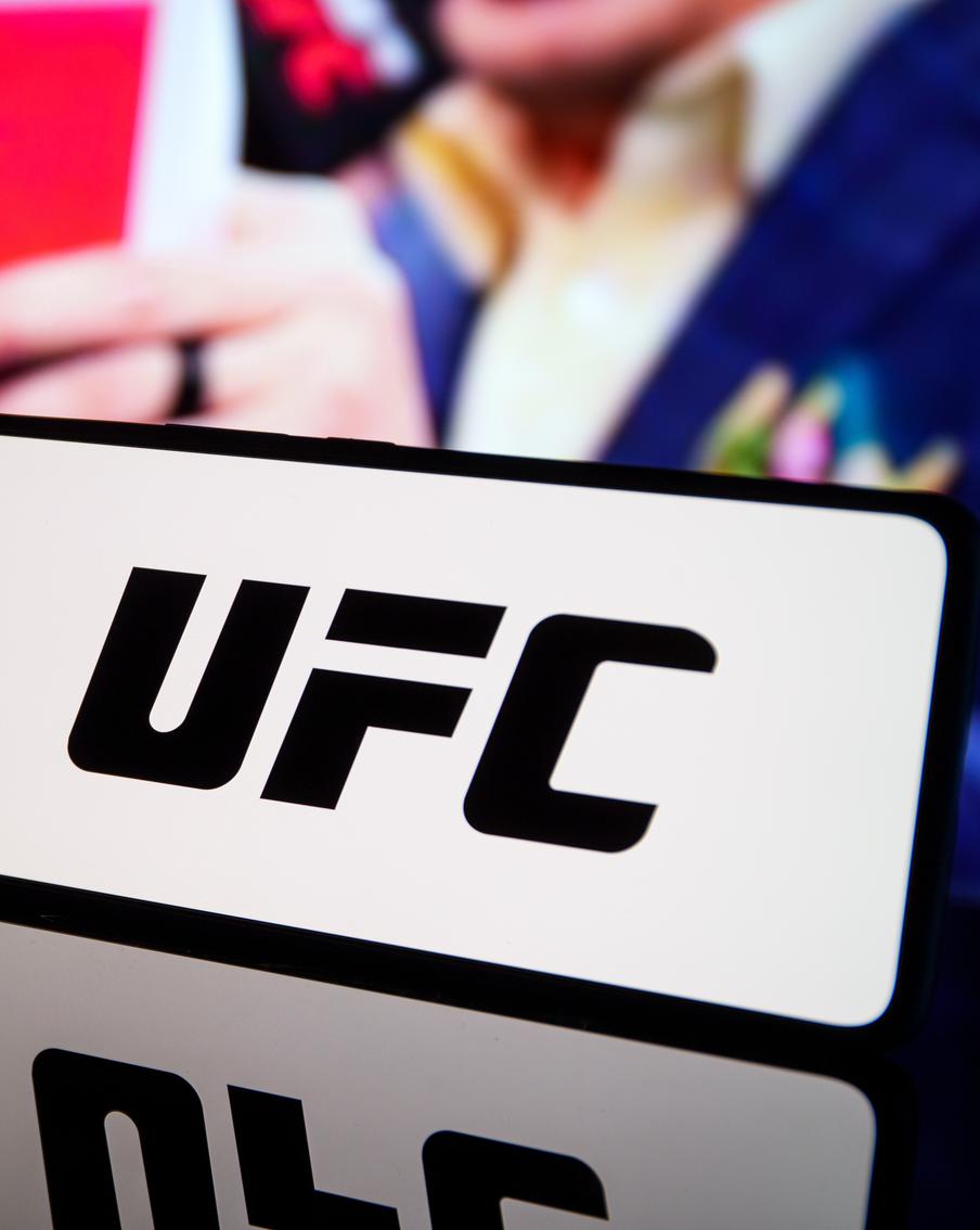 Российскую девушку-бойца Дудакову уволили из UFC после скандального инцидента с тренером