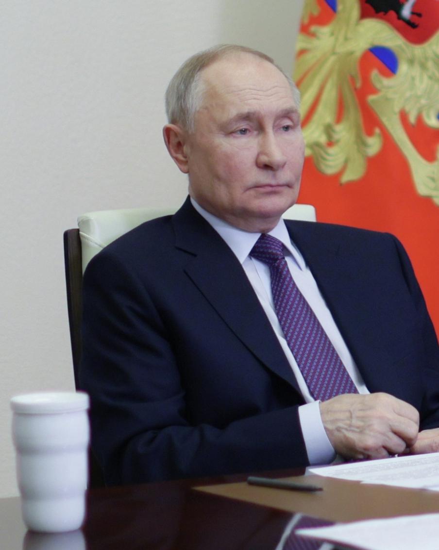 Путин поручил правительству проработать вопрос индексации маткапитала в зависимости от очерёдности рождения детей