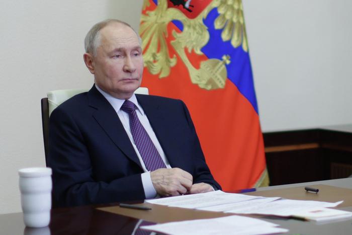 Путин поручил правительству проработать вопрос индексации маткапитала в зависимости от очерёдности рождения детей