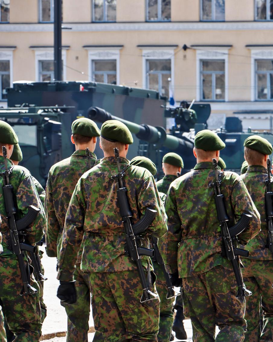 Европейские державы не смогут увеличить траты на оборону из-за их негативного влияния на экономику Еврозоны