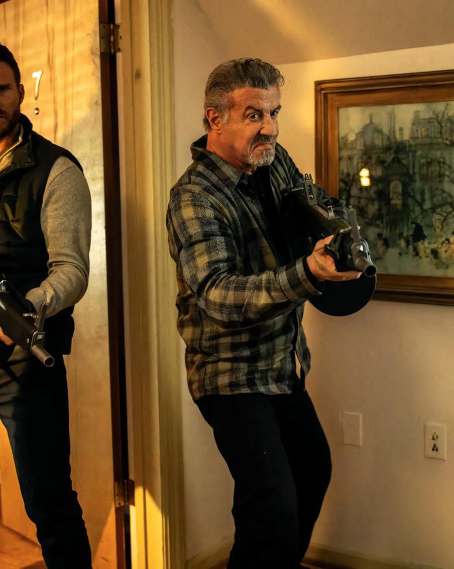 "Аларум" отдаёт дань уважения боевикам 80-х. Режиссёр Майкл Полиш рассказал Metro о новой картине с Иствудом, Фицджералд и Сталлоне