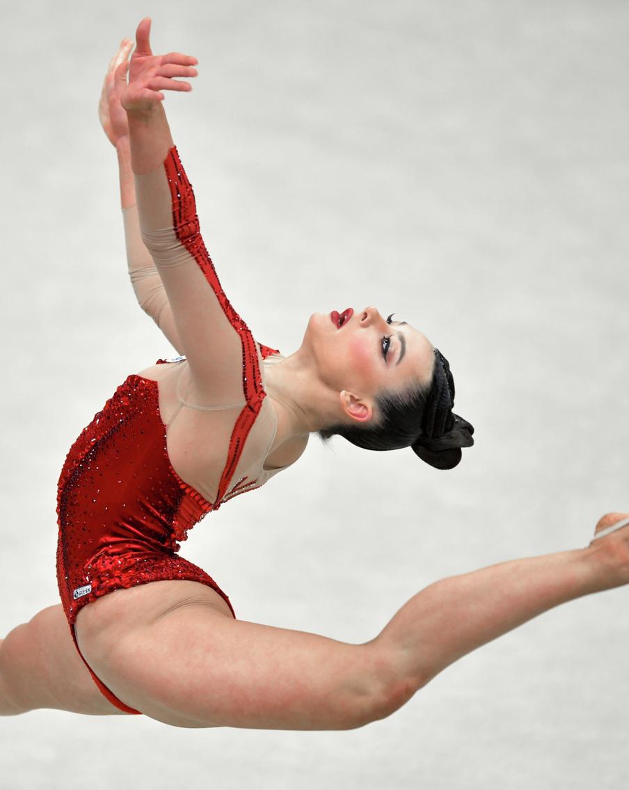 "Ей нужна повторная, уникальная операция": лучшей гимнастке России удалили здоровую часть мениска