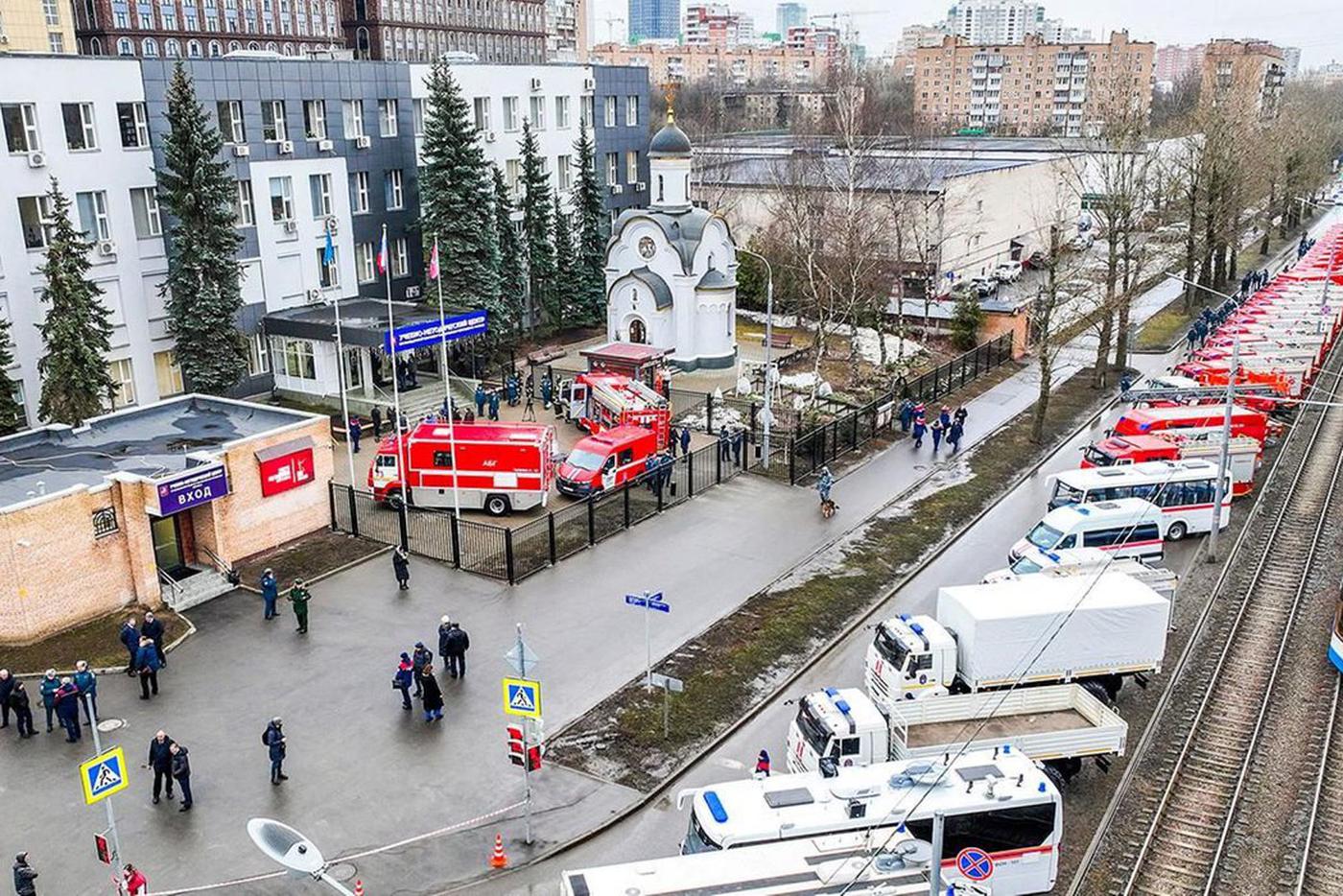 Собянин: Ежедневно в Москве дежурят более 1,4 тысячи пожарных и спасателей