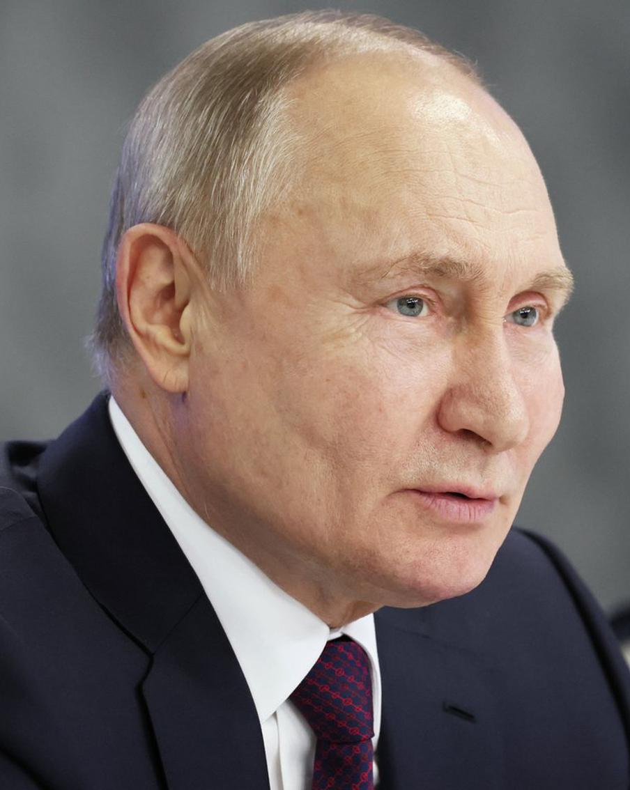 Путин назвал Зеленского нелегитимным и предсказал конец конфликта на Украине