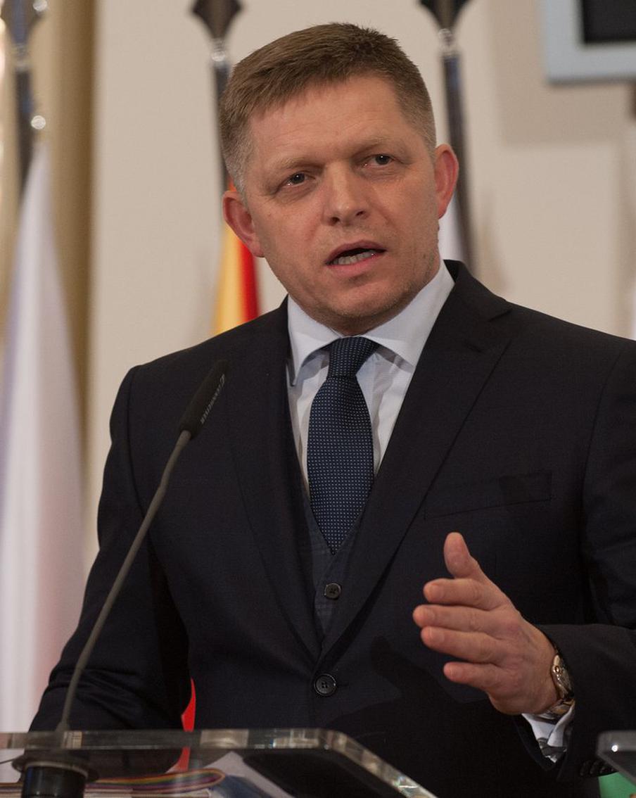 Фицо назвал наиболее реалистичный способ получить газ через Украину