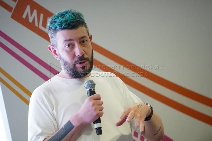 Дизайнер Артемий Лебедев назвал мусором 99% книг