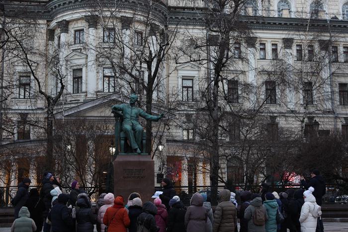 В каком храме снимали зубную боль и что делал Маяковский в небоскрёбе, узнало Metro на экскурсии по Белому городу