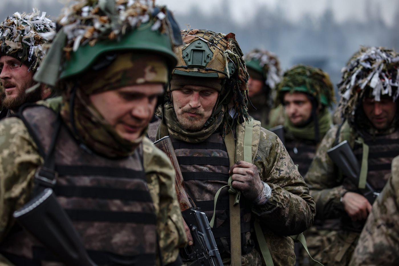 Украина снизит возраст мобилизации, чтобы избежать крушение фронта на Донбассе
