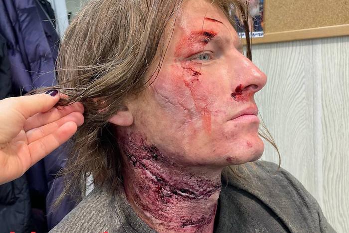 Как гримёры в фильме "Злой город" создавали "шрамы", которые выдержали бы ливень и мороз