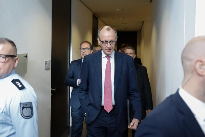 "Шольц сел в лужу": как вопрос мигрантов повлияет на гонку за пост канцлера Германии