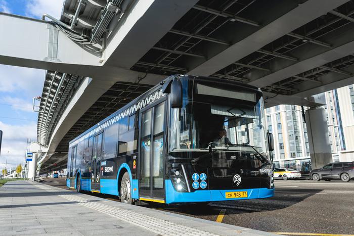 Максим Ликсутов рассказал, что пассажиры совершили более 183 миллионов поездок на автобусах коммерческих перевозчиков в 2024 году