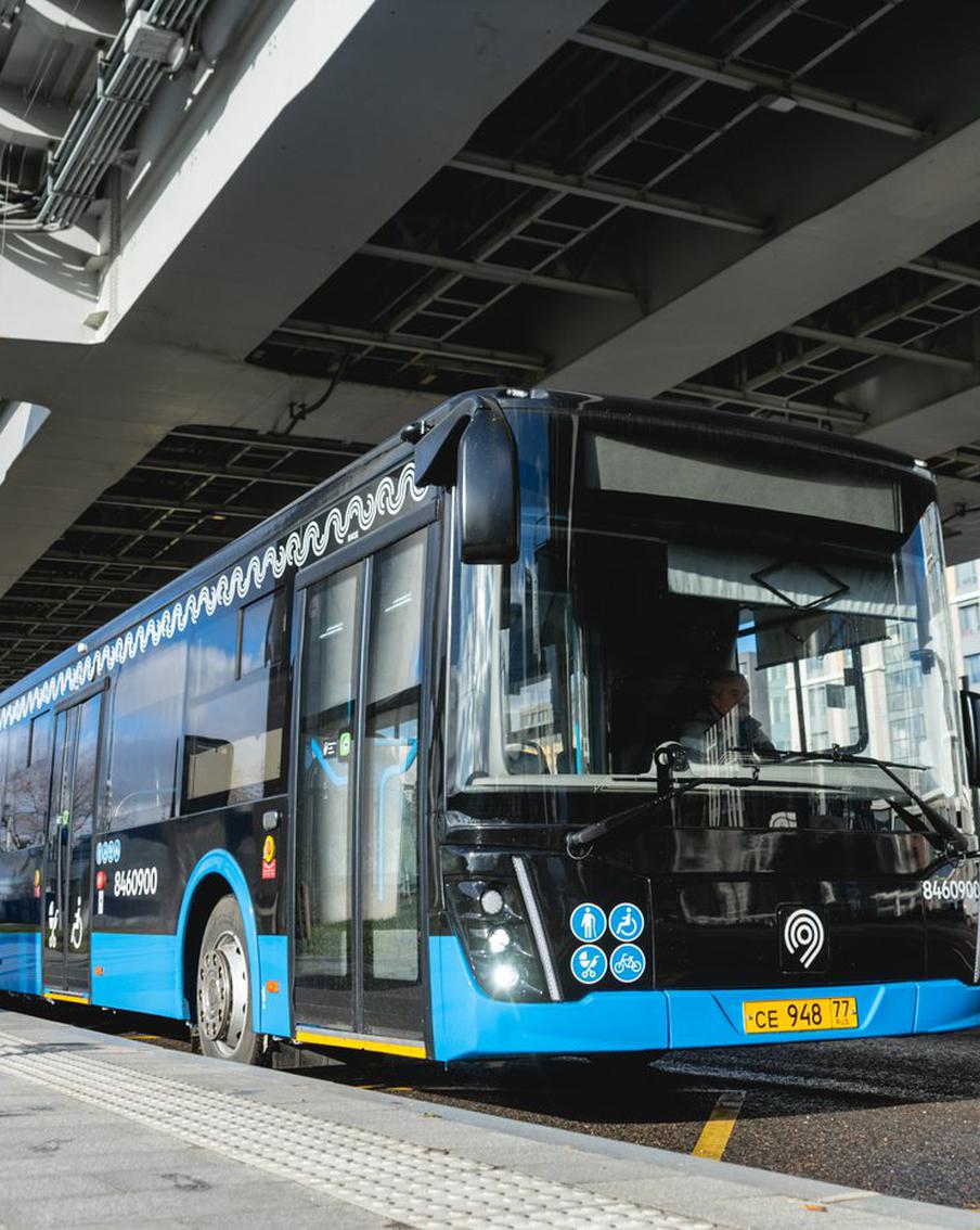 Максим Ликсутов рассказал, что пассажиры совершили более 183 миллионов поездок на автобусах коммерческих перевозчиков в 2024 году