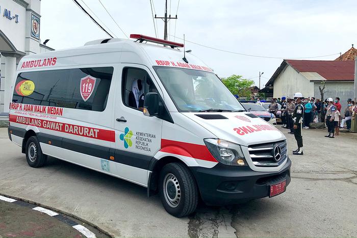 В Таиланде слетел с горы туристический автобус с двумя россиянами