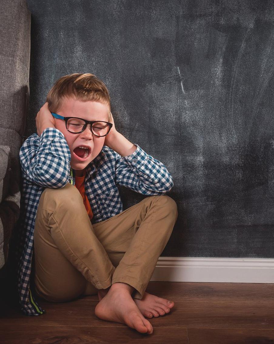 Что делать родителям, если ребёнок не так богат или крут как сверстники