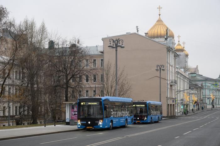 Ликсутов рассказал о выходе новых электробусов на ещё один столичный маршрут