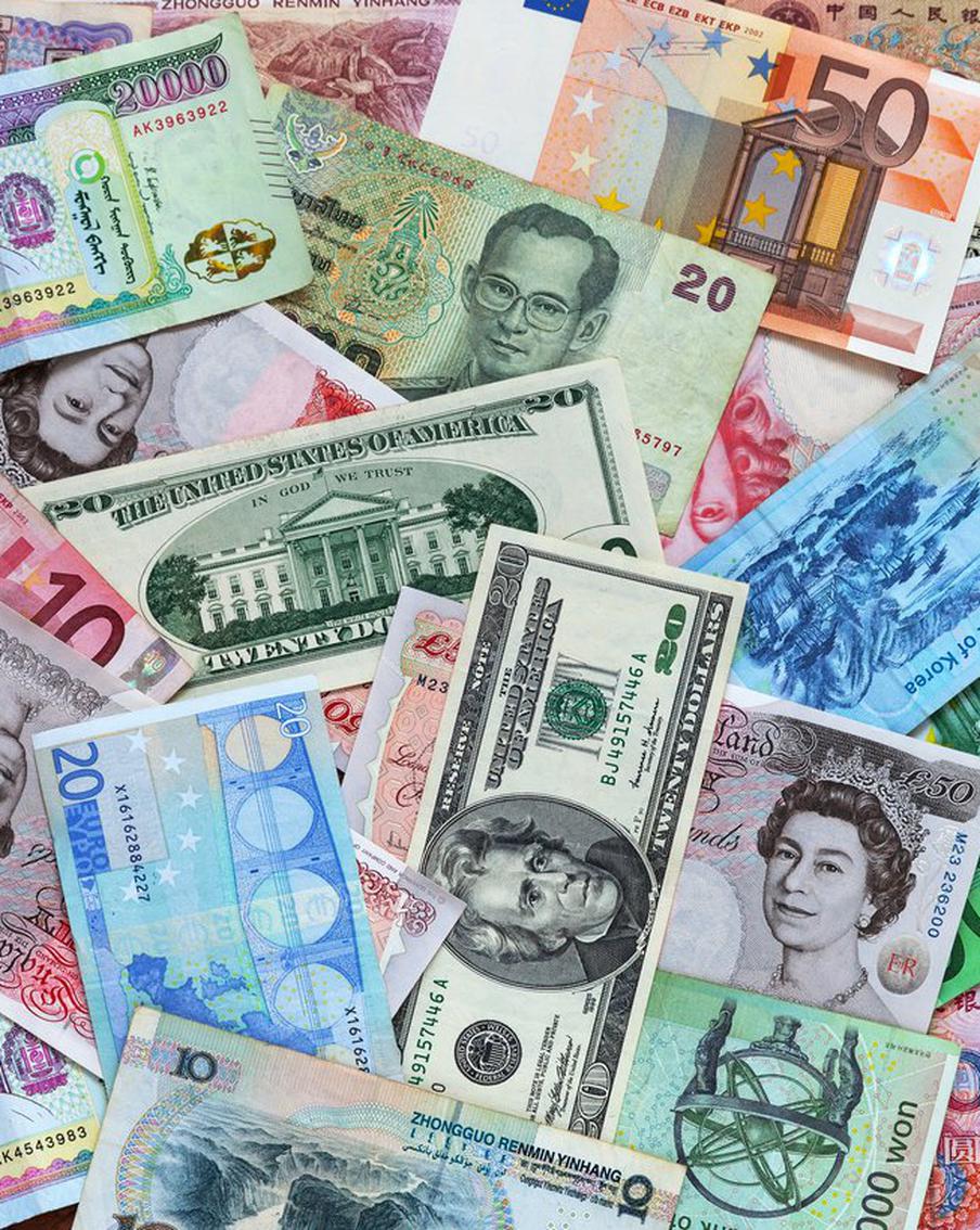 Кабмин добавил семь стран в список допущенных к торгам валютой в России