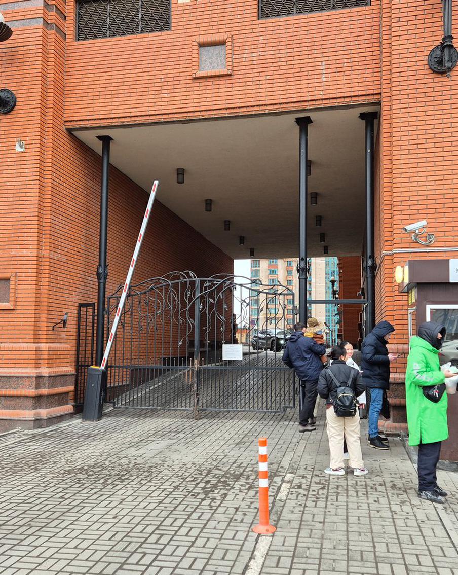 Руководитель московского СК выехал на место ЧП в ЖК "Алые паруса"