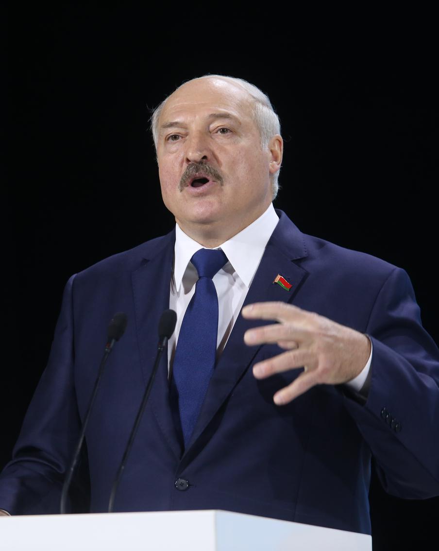 Лукашенко поручил нынешнему правительству работать до формирования нового