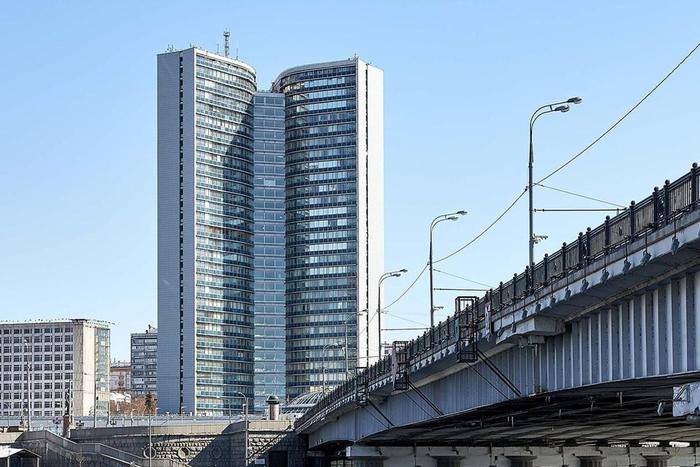 Эксперт: Благоустройство Нового Арбата осталось незавершённым без реконструкции здания СЭВ