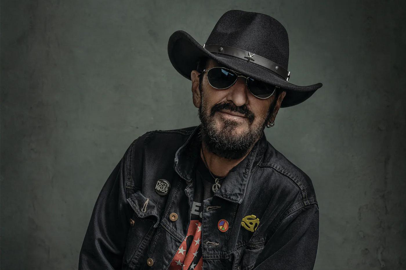 Ринго Старр через полвека возвращается к жанру кантри. О своём новом студийном альбоме Look Up он рассказал Metro