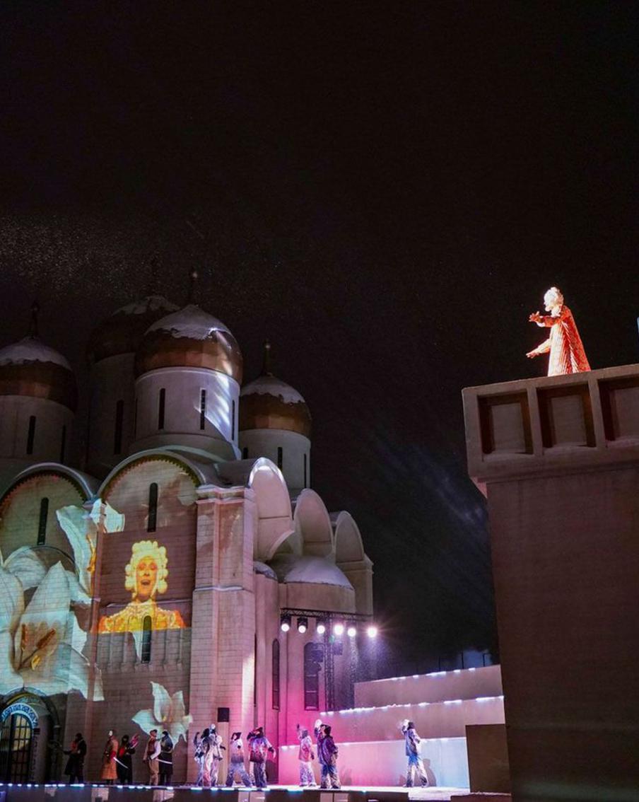 Захар Прилепин назвал зрелищной постановку "Соборная площадь" в кинопарке "Москино"