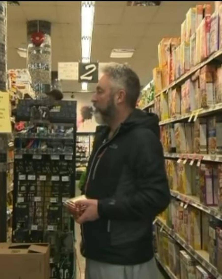 Отказ от бурбона из Кентукки и освистывание гимна США: канадцы встали на тропу войны со всем американским