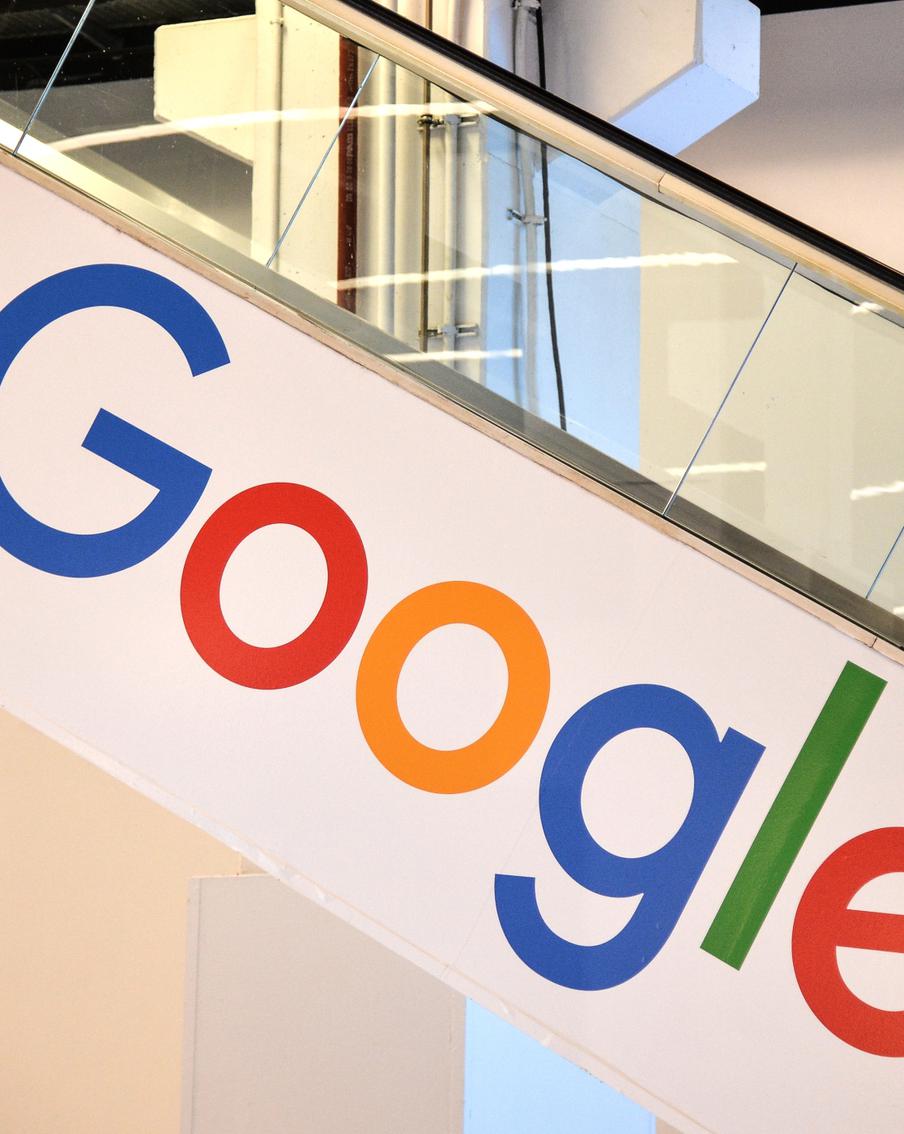 Искусственный интеллект без ограничений: Google меняет правила игры